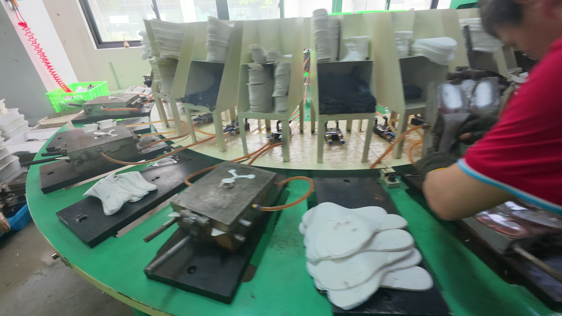 Injection-Moulded PP Midsoles vs Traditional Cardboard Insole Boards